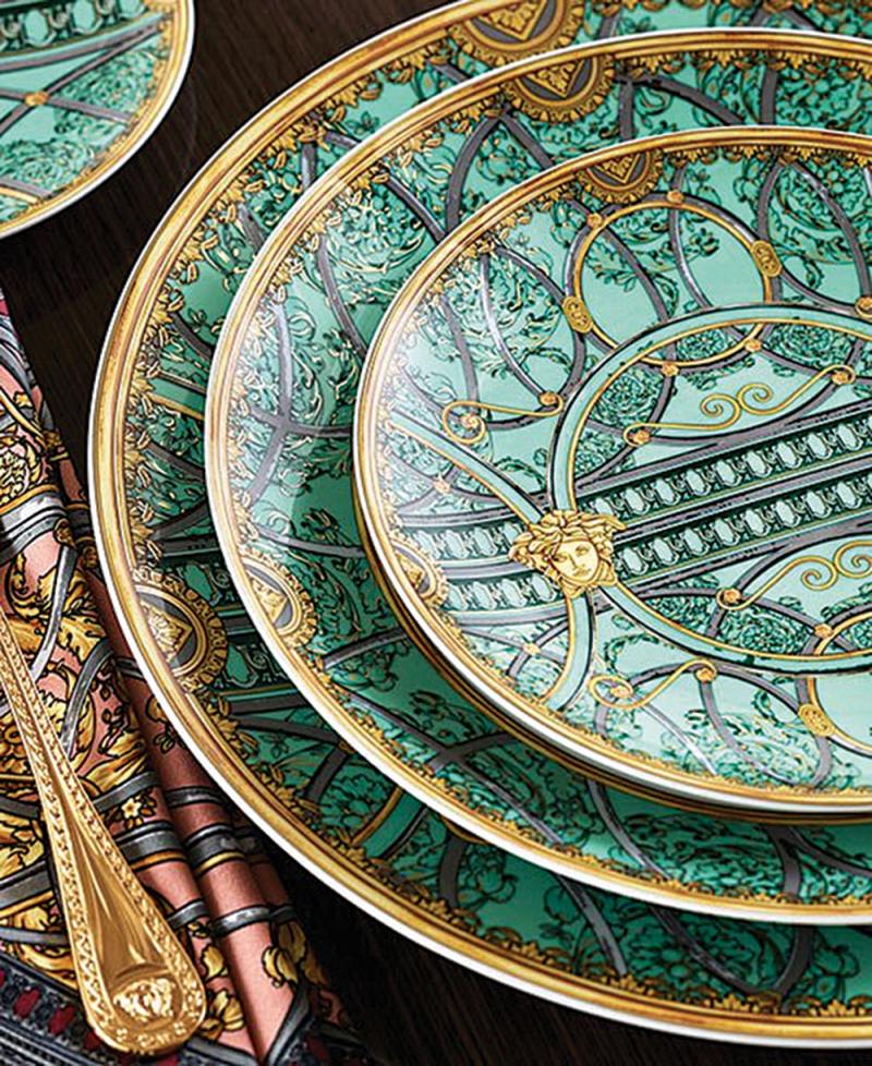 sita unleashes unabashed sultry glamour